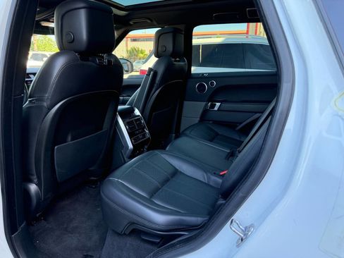 Used 2018 Land Rover Range Rover Sport HSE image 18