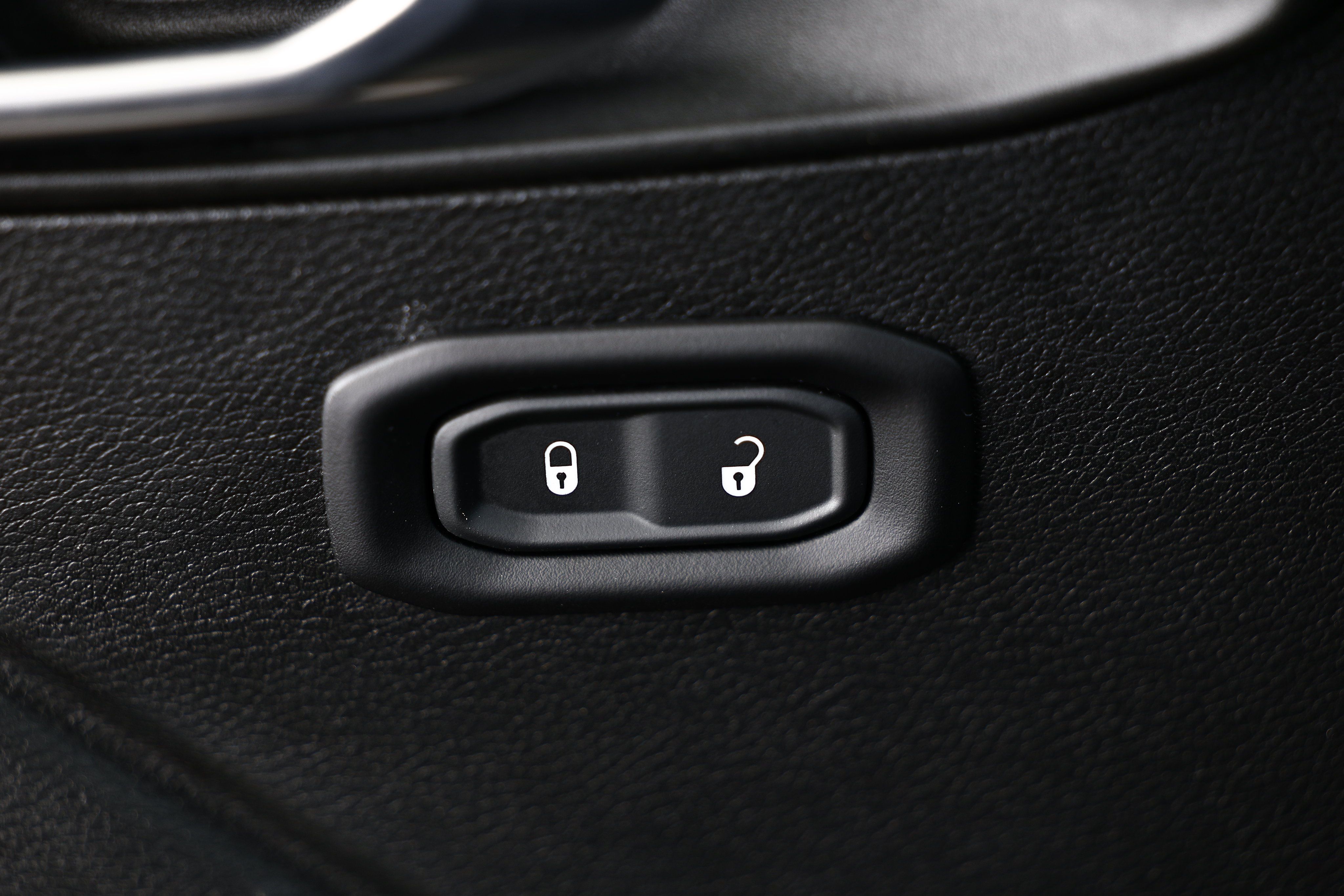 Used 2021 Jeep Wrangler Unlimited Sport AWD/4WD image 18