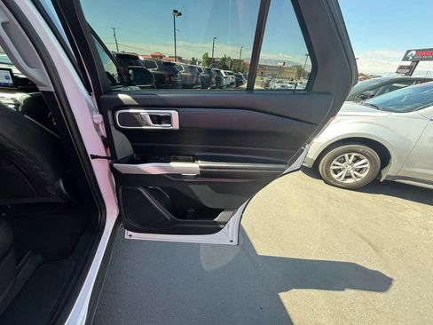 Used 2021 Ford Explorer XLT w/ Equipment Group 202A image 26