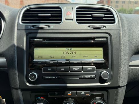 Used 2011 Volkswagen Golf 4-Door FWD image 10