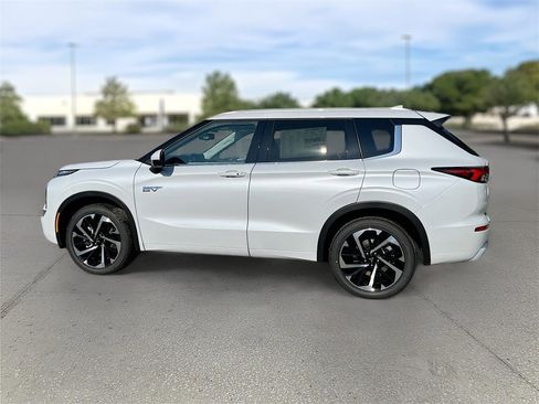New 2025 Mitsubishi Outlander SEL image 8