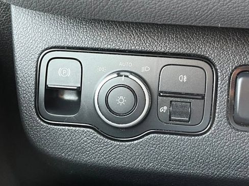 Used 2024 Mercedes-Benz Sprinter 2500 image 12