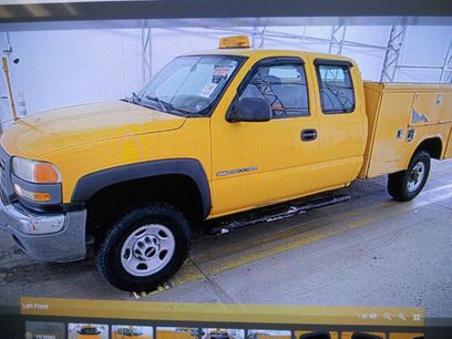 Used 2005 GMC Sierra 2500 W/T w/ Snow Plow Prep Package