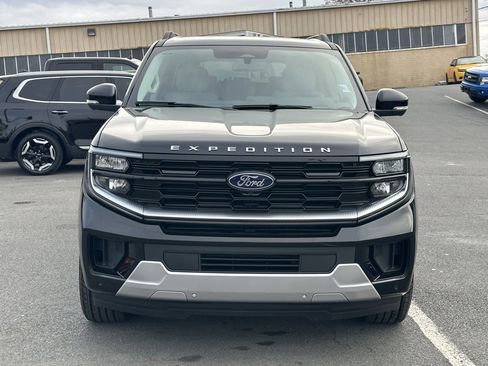 New 2025 Ford Expedition Max Platinum w/ Platinum Ultimate Package image 11