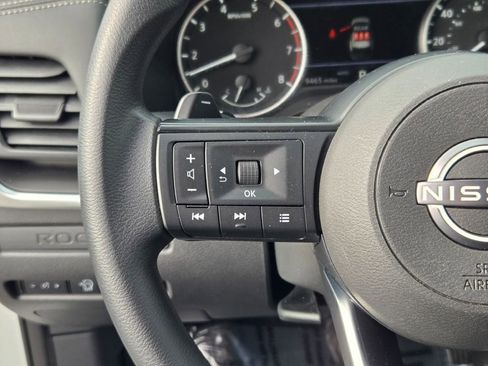 Used 2024 Nissan Rogue S image 26
