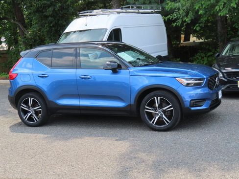 Used 2019 Volvo XC40 T5 R-Design AWD/4WD image 7
