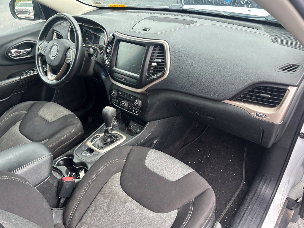 Used 2014 Jeep Cherokee Latitude w/ Comfort/Convenience Group AWD/4WD image 41