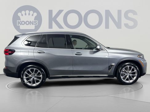 Used 2024 BMW X5 xDrive40i AWD/4WD image 8