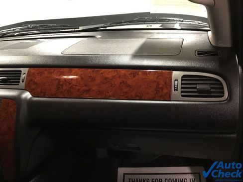 Used 2012 Chevrolet Avalanche LTZ image 39