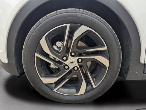 Used 2023 Chevrolet Bolt LT w/ Infotainment Package image 10