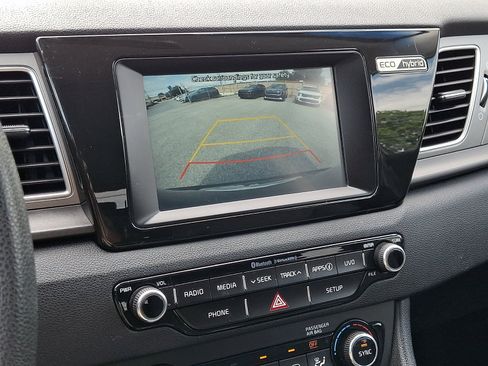 Used 2019 Kia Niro FE FWD image 18