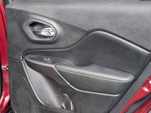 Used 2020 Jeep Cherokee Limited image 35