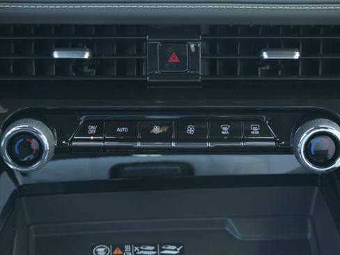 New 2026 Chevrolet Suburban Premier AWD/4WD image 19