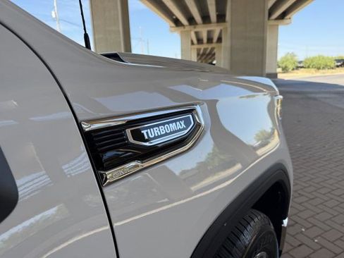 New 2026 GMC Sierra 1500 SLE image 13