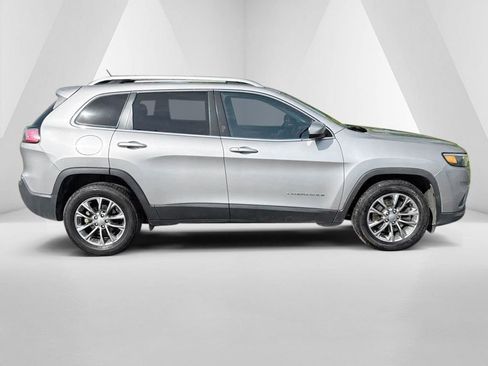 Used 2019 Jeep Cherokee Latitude Plus FWD image 8