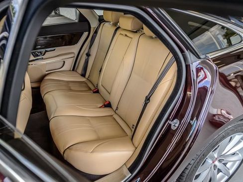 Used 2016 Jaguar XJ R-Sport RWD image 23