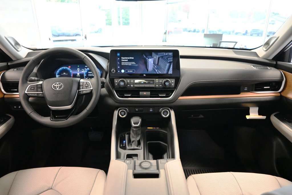 New 2026 Toyota Grand Highlander AWD image 22