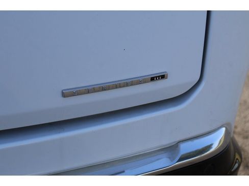 Used 2023 Jeep Wagoneer Series III w/ Preferred Equipment Group AWD/4WD image 14