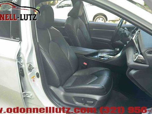 Used 2019 Toyota Camry XSE FWD image 13