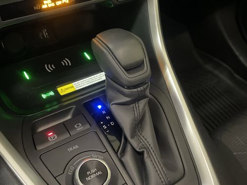 Used 2025 Toyota RAV4 XLE image 29