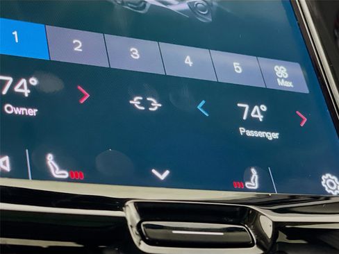 Used 2024 Volvo XC60 B5 Core image 24