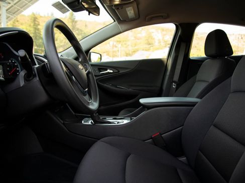 New 2025 Chevrolet Malibu LS FWD image 11