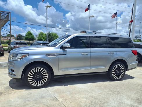 Used 2020 Lincoln Navigator Black Label w/ Cargo Convenience Package AWD/4WD image 3