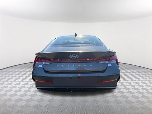 New 2026 Hyundai Elantra SE image 6