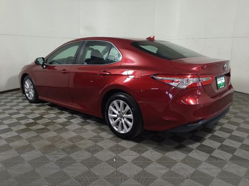 Used 2019 Toyota Camry LE FWD image 3