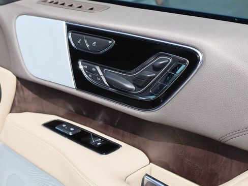 Used 2024 Lincoln Navigator Reserve image 34