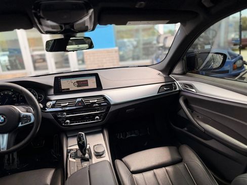 Used 2018 BMW 540i w/ M Sport Package RWD image 28