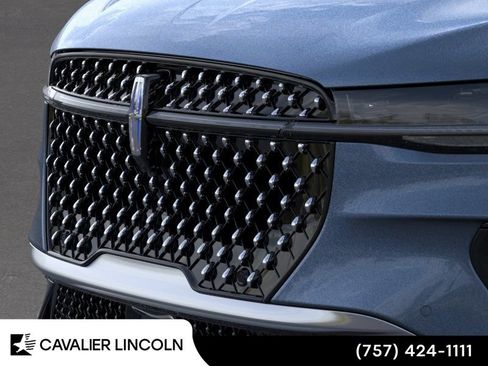 Used 2026 Lincoln Nautilus Premier AWD/4WD image 17
