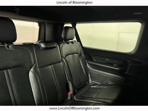 Used 2024 Jeep Wagoneer L Series II w/ Flexible Seating Group image 19