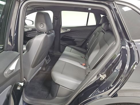 Used 2023 Volkswagen ID.4 Pro S image 9