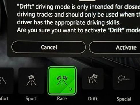 Used 2024 Volkswagen Golf R image 40