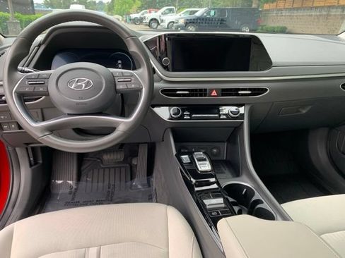 Certified 2023 Hyundai Sonata SEL w/ Convenience Package FWD image 15