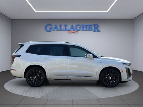 Used 2021 Cadillac XT6 Sport AWD/4WD image 3