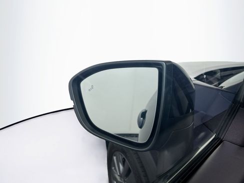 Used 2024 Nissan Pathfinder SV image 16