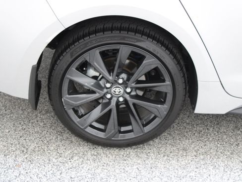 Used 2026 Toyota Corolla SE w/ SE Premium Package FWD image 6