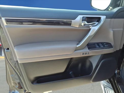Used 2020 Lexus GX 460 Premium image 13