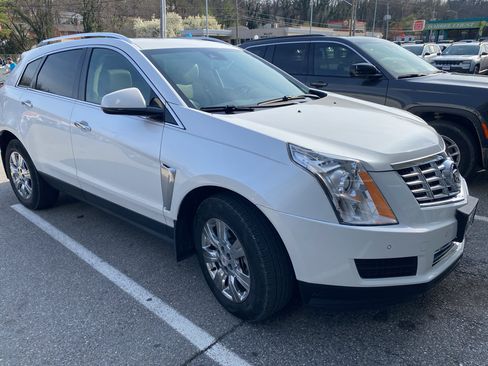 Used 2015 Cadillac SRX Luxury w/ Trailering Package FWD image 1