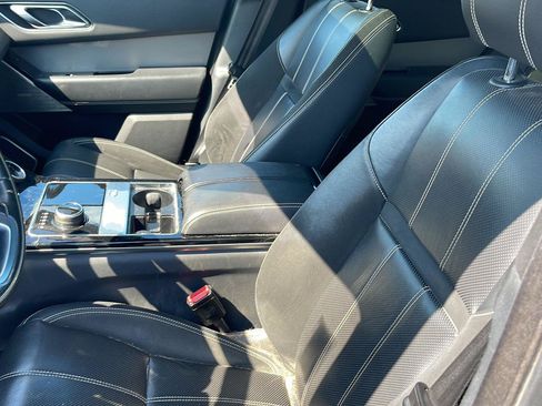 Used 2018 Land Rover Range Rover Velar R-Dynamic SE AWD/4WD image 9
