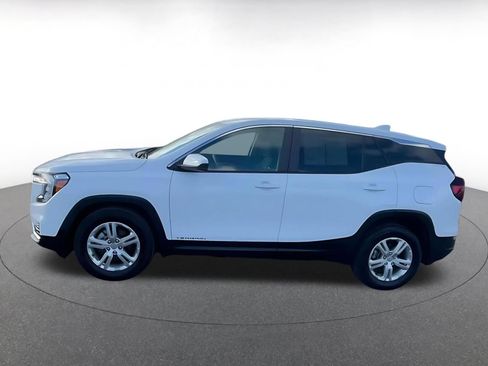 Used 2024 GMC Terrain SLE FWD image 9
