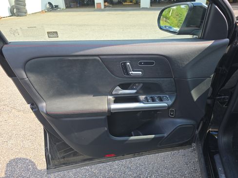 Used 2023 Mercedes-Benz GLA 250 4MATIC image 19