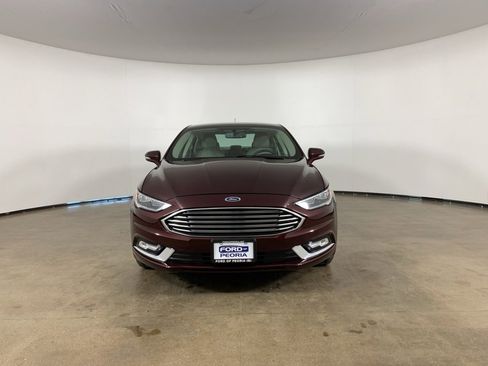 Used 2017 Ford Fusion SE w/ Fusion SE Technology Package image 3