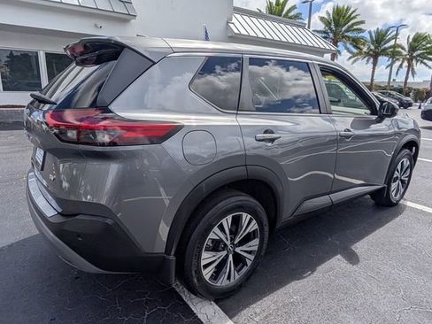 Used 2022 Nissan Rogue SV image 17