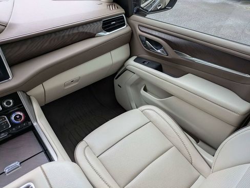 Used 2023 GMC Yukon Denali w/ Denali Reserve Package AWD/4WD image 18
