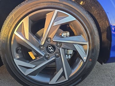 New 2026 Hyundai Elantra Limited image 4