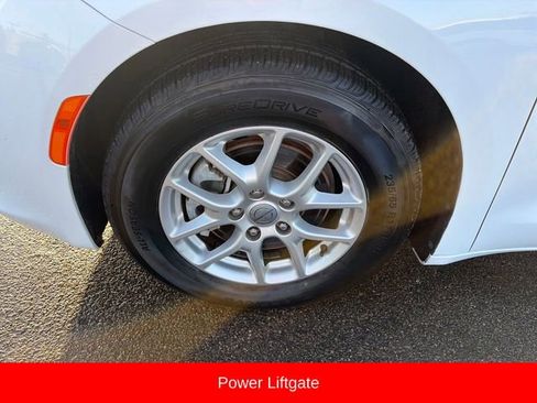 Used 2023 Chrysler Voyager LX image 11