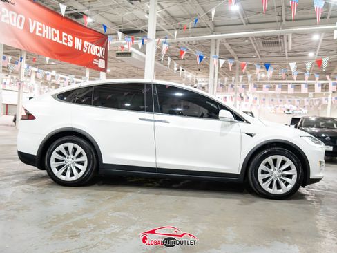 Used 2017 Tesla Model X 100D image 8